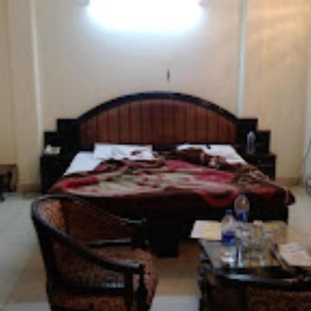 Hotel Punjab , Сахаранпур Екстериор снимка