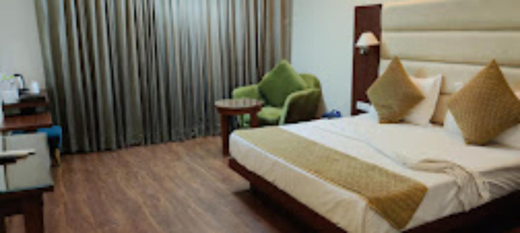 Hotel Punjab , Сахаранпур Екстериор снимка